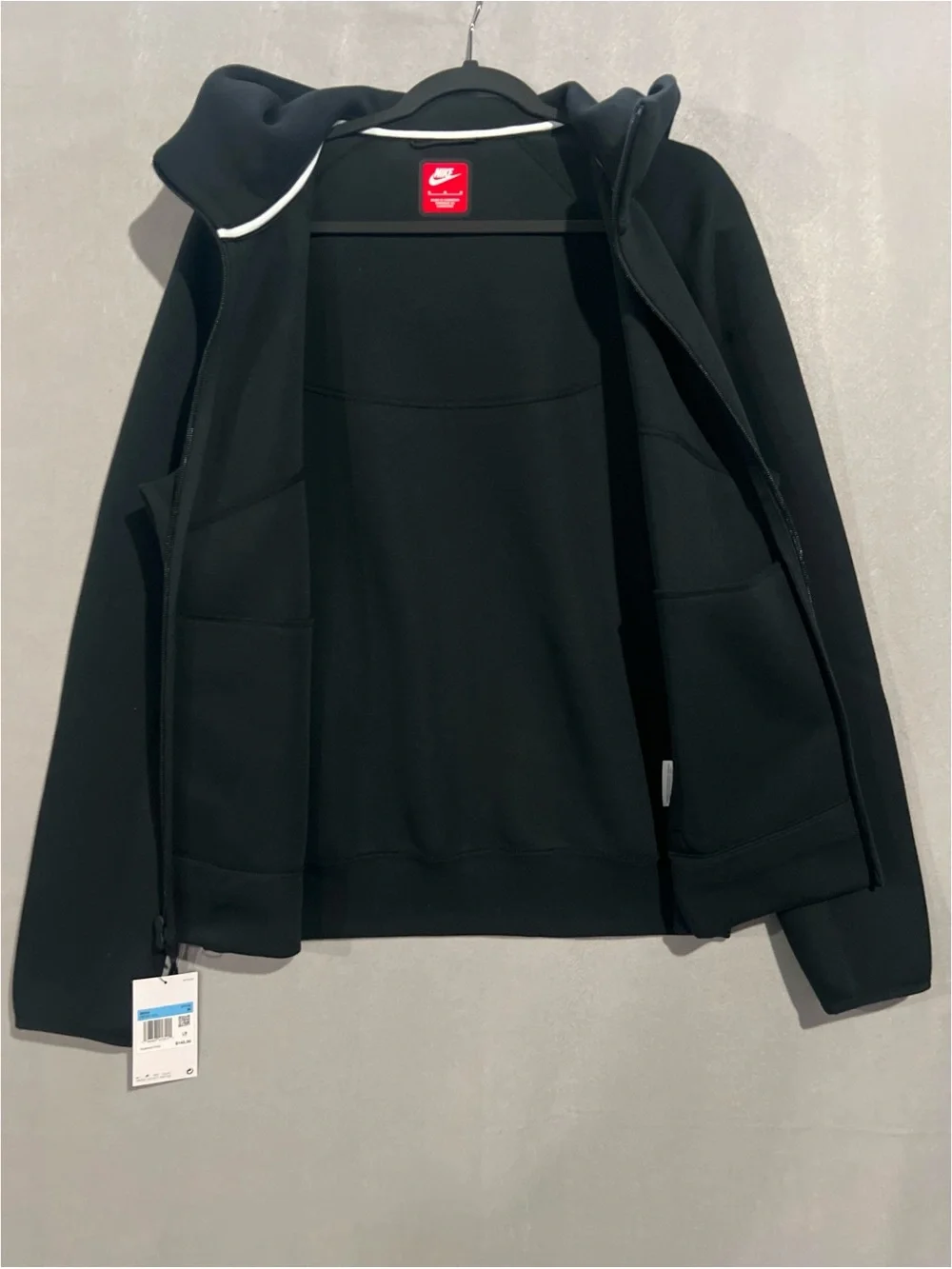 Nike Sportswear Tech Fleece Men’s Medium Black Full-Zip Hoodie FB7921-010
